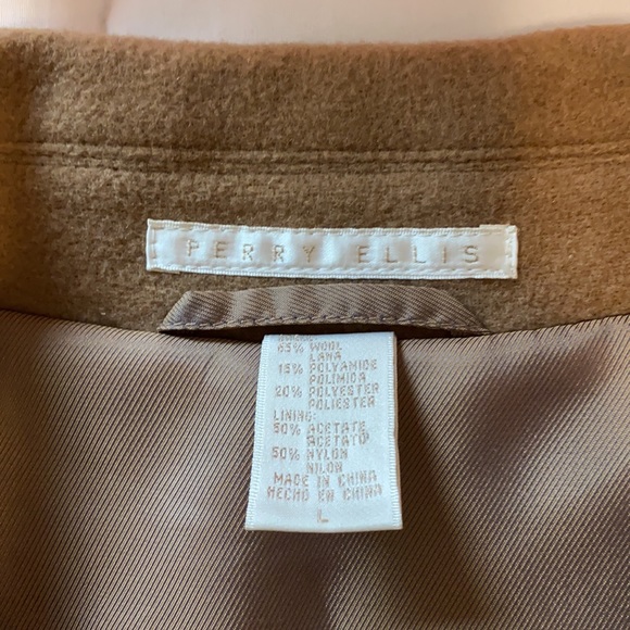 Men’s Coat - Picture 2 of 5